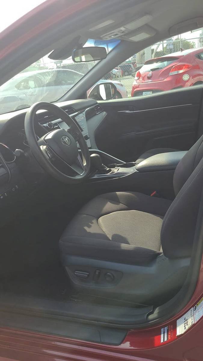 Used 2020 Toyota Camry LE FWD image 7