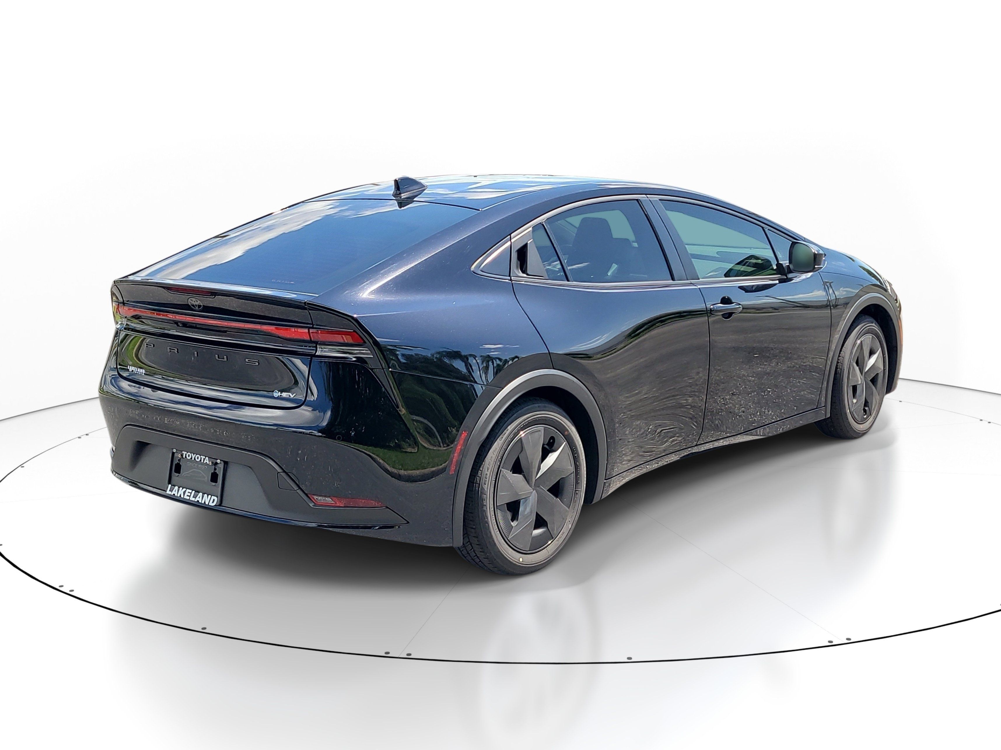 Used 2026 Toyota Prius LE FWD image 7