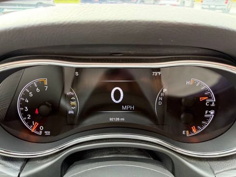 Used 2020 Jeep Grand Cherokee Laredo AWD/4WD image 25
