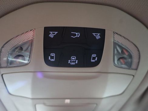 Used 2023 Chrysler Voyager LX FWD image 45