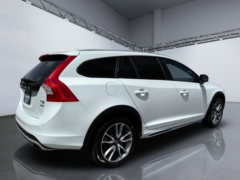 Used 2017 Volvo V60 T5 Cross Country w/ Climate Package AWD/4WD image 7