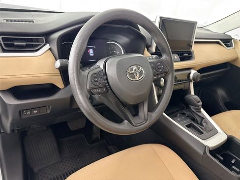 Used 2023 Toyota RAV4 LE image 4