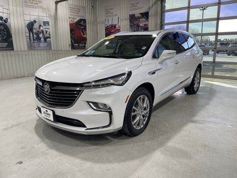 Used 2023 Buick Enclave Premium w/ Experience Buick Package image 4