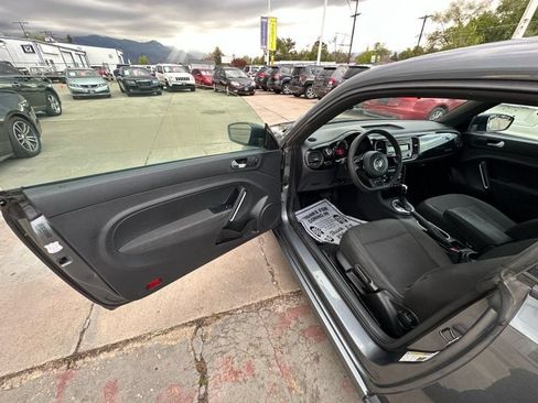 Used 2013 Volkswagen Beetle 2.5 FWD image 9