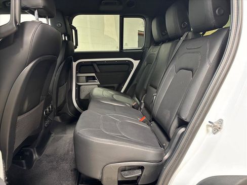 Used 2023 Land Rover Defender 130 S image 29