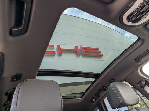 New 2026 Porsche Macan S image 27