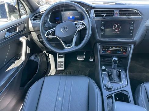 Used 2022 Volkswagen Tiguan SE R-Line image 9