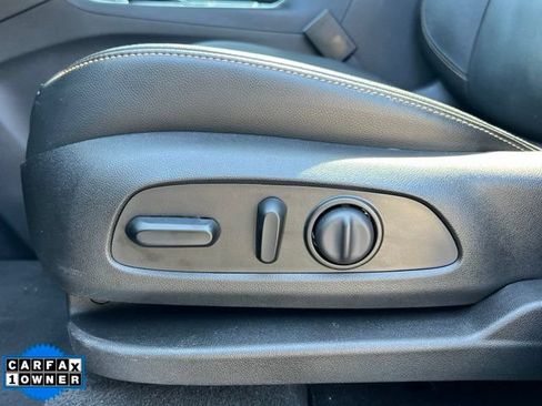 Used 2019 Chevrolet Equinox Premier AWD/4WD image 17