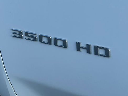 Used 2024 Chevrolet Silverado 3500 LT AWD/4WD image 15