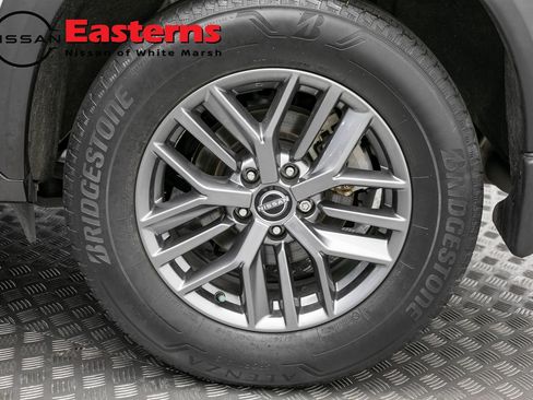 Used 2023 Nissan Rogue S FWD image 32