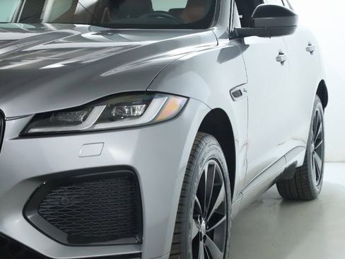Used 2025 Jaguar F-PACE R-Dynamic S image 14