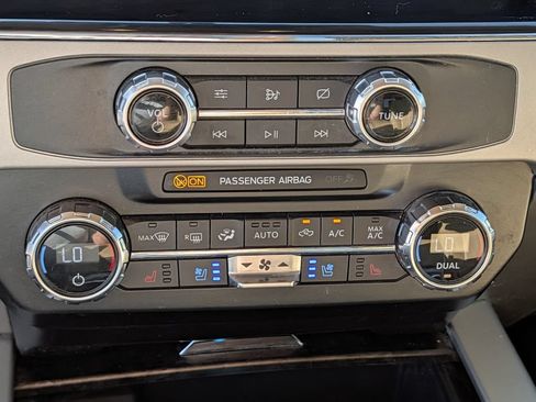 Used 2022 Ford F350 Lariat w/ Lariat Value Package AWD/4WD image 17