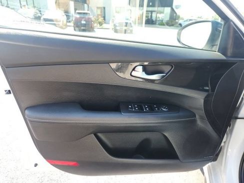 Used 2023 Kia Forte GT-Line w/ GT-Line Premium Package FWD image 13