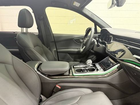 Used 2025 Audi Q7 3.0T Prestige AWD/4WD image 43