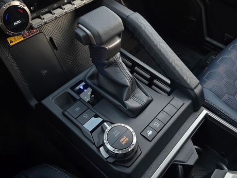 Used 2026 Toyota 4Runner 4WD image 18