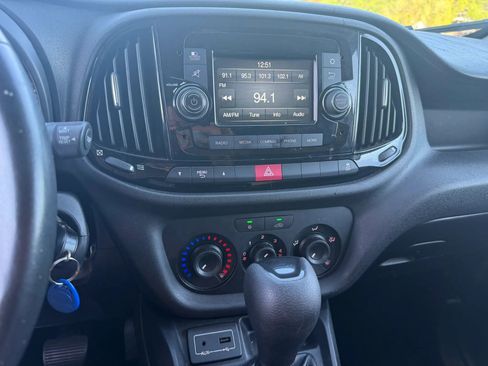 Used 2017 RAM ProMaster City Tradesman w/ Rear Back-up Camera Group FWD image 22