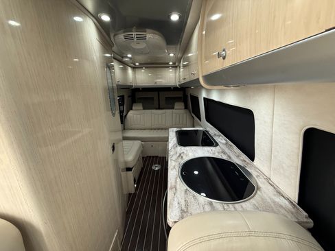 Used 2017 Mercedes-Benz Sprinter 3500 image 55