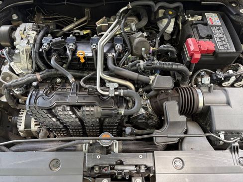 Used 2025 Nissan Altima 2.5 SV FWD image 32