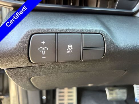 Used 2025 Hyundai Elantra Sport FWD image 16