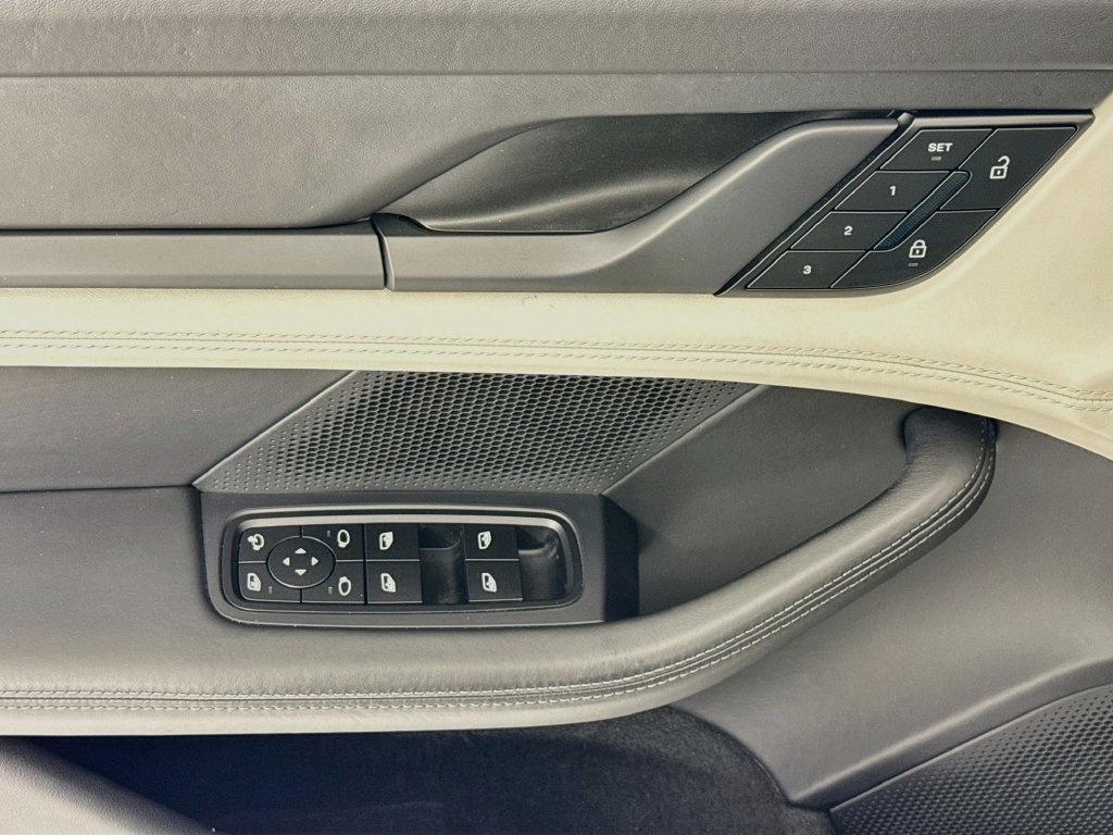 Certified 2022 Porsche Taycan RWD image 11