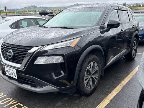 Used 2022 Nissan Rogue SV FWD image 2