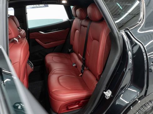 Used 2022 Maserati Levante GT image 27