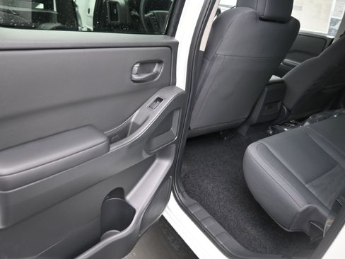 New 2026 Nissan Frontier S image 17