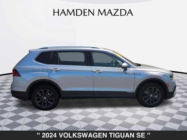 Used 2024 Volkswagen Tiguan SE AWD/4WD image 2