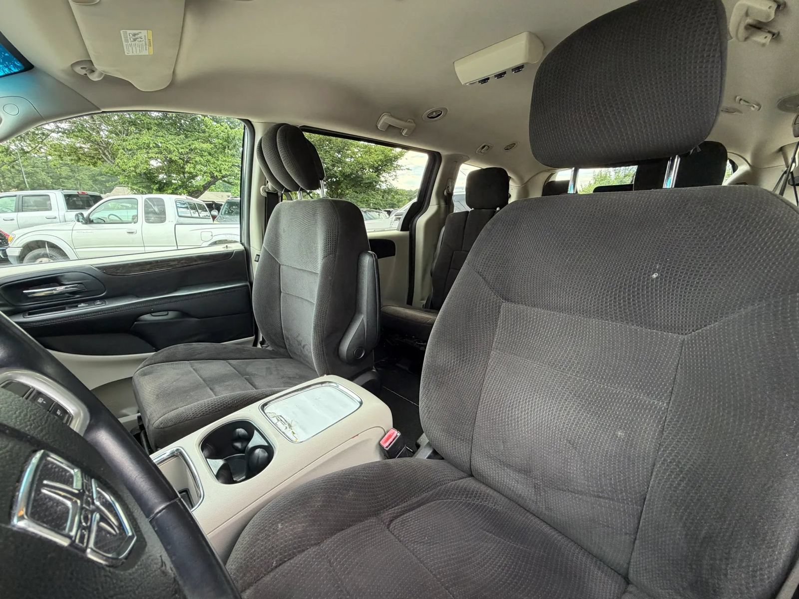 Used 2013 Dodge Grand Caravan SXT w/ UConnect Hands-Free Group FWD image 10