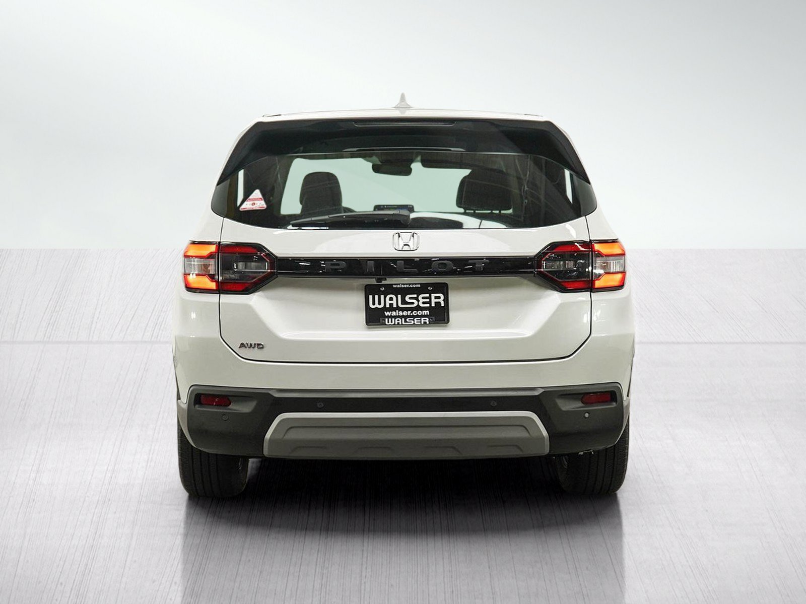 Used 2025 Honda Pilot EX-L image 4