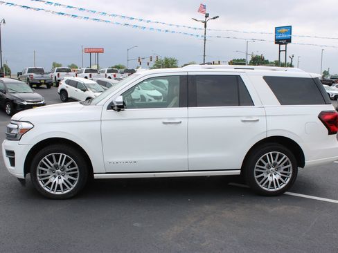 Used 2023 Ford Expedition Platinum AWD/4WD image 5