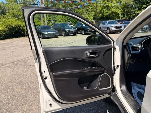 Used 2019 Jeep Compass Sport FWD image 17
