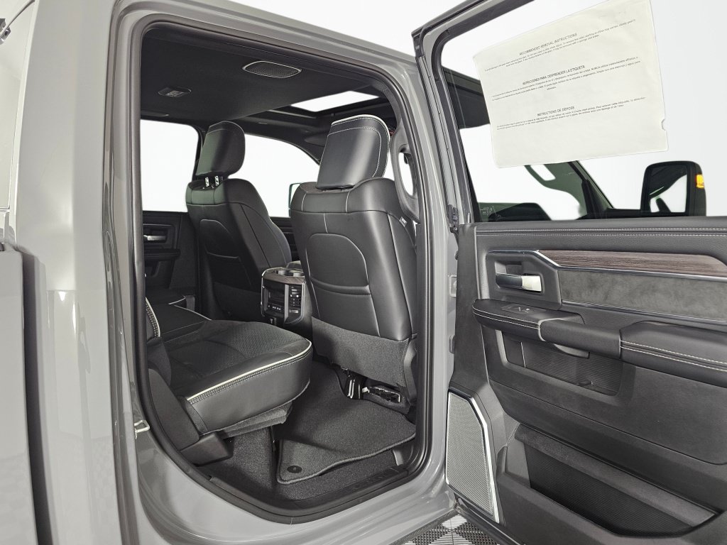 New 2026 RAM 2500 Laramie AWD/4WD image 37