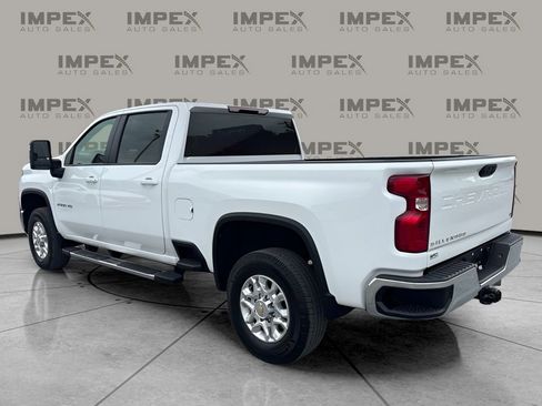 Used 2025 Chevrolet Silverado 2500 LT AWD/4WD image 3