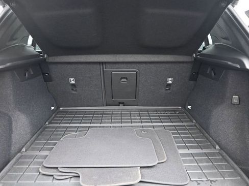 Used 2023 Volvo XC40 B4 Plus w/ Driver Assist Package image 30