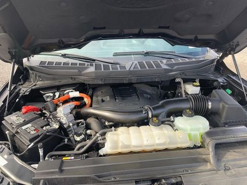 Certified 2023 Ford F150 XLT w/ Equipment Group 302A High image 33