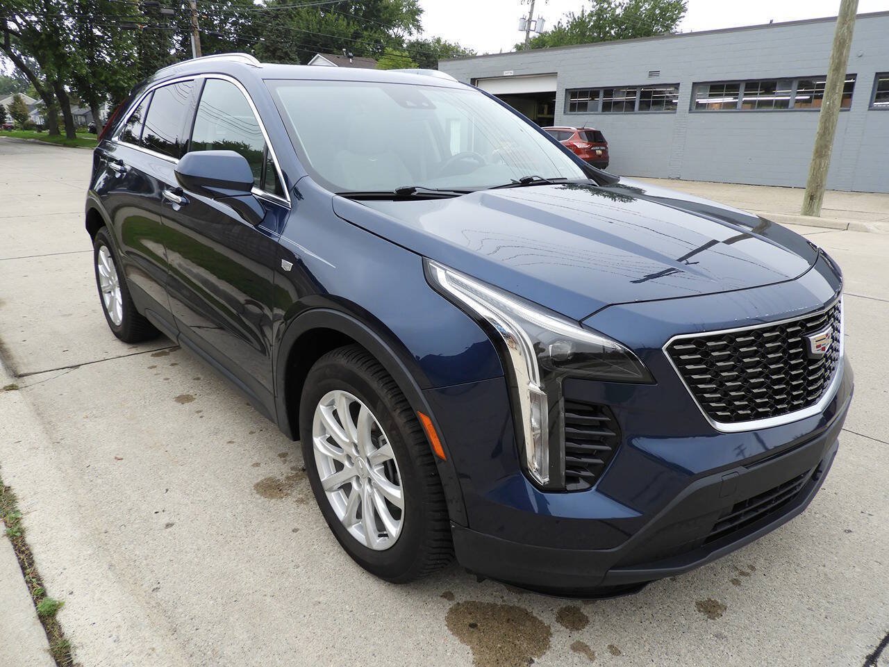 Used 2020 Cadillac XT4 Luxury w/ Cold Weather Package AWD/4WD image 10