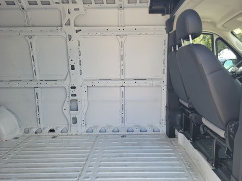 Used 2026 RAM ProMaster 2500 w/ Convenience Group FWD image 13
