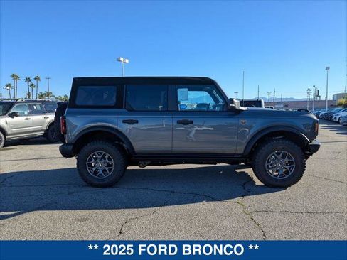 New 2025 Ford Bronco Badlands image 6