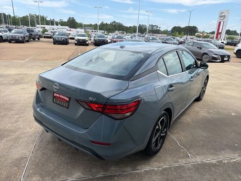Used 2024 Nissan Sentra SV image 4
