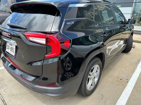 Used 2023 GMC Terrain SLE w/ Driver Convenience Package FWD image 3