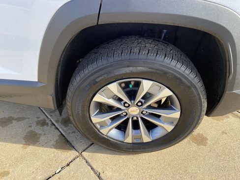 Used 2025 Chevrolet Equinox LT image 29