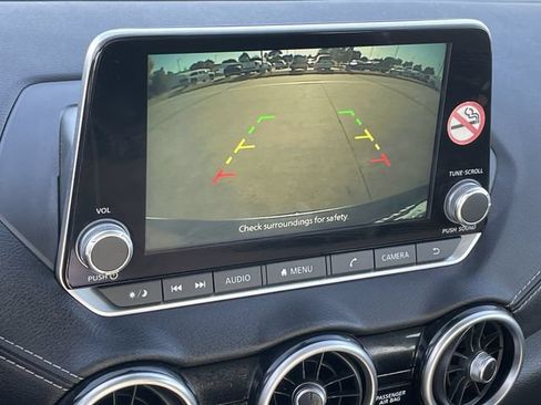 Used 2025 Nissan Sentra SV FWD image 17