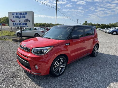 Used 2019 Kia Soul + image 1