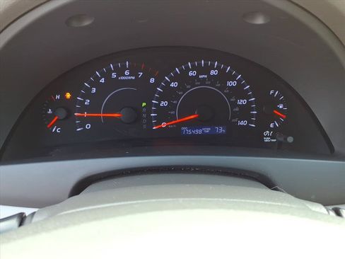 Used 2010 Toyota Camry LE FWD image 29