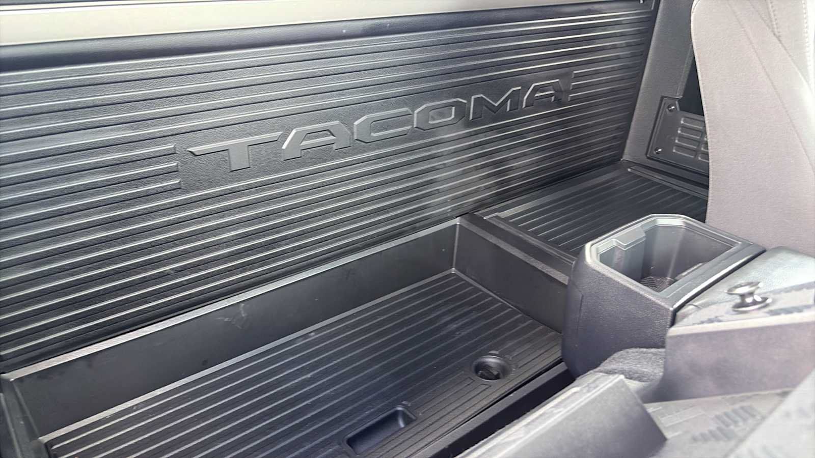 Used 2025 Toyota Tacoma SR AWD/4WD image 26