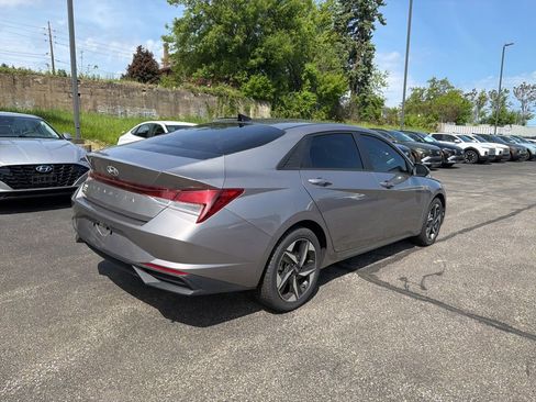 Certified 2023 Hyundai Elantra SEL w/ Convenience Package FWD image 7