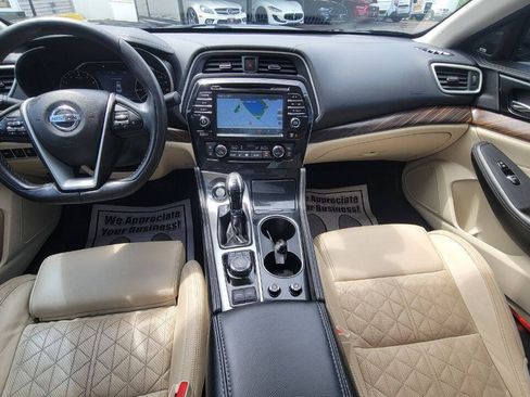 Used 2017 Nissan Maxima Platinum FWD image 10