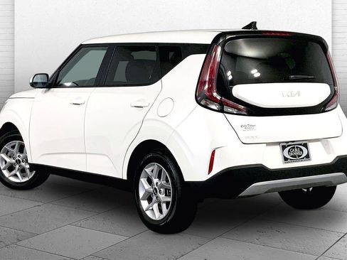 Certified 2025 Kia Soul LX w/ LX Technology Package FWD image 11