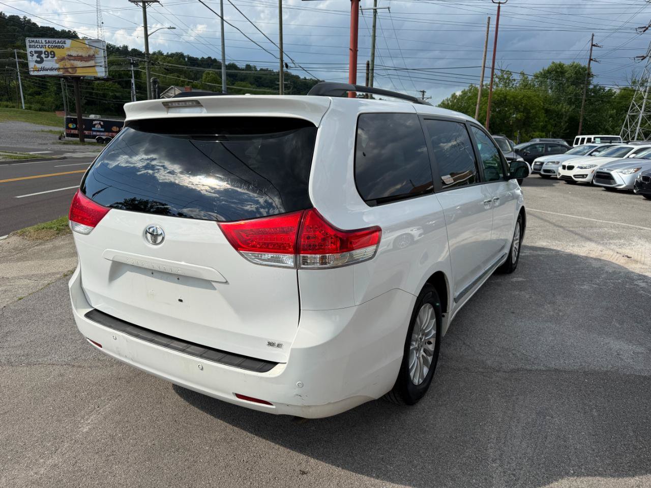 Used 2013 Toyota Sienna XLE w/ Entertainment Pkg FWD image 49